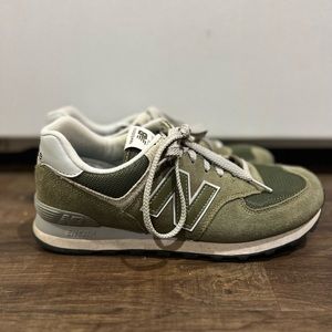 New Balance Sneakers